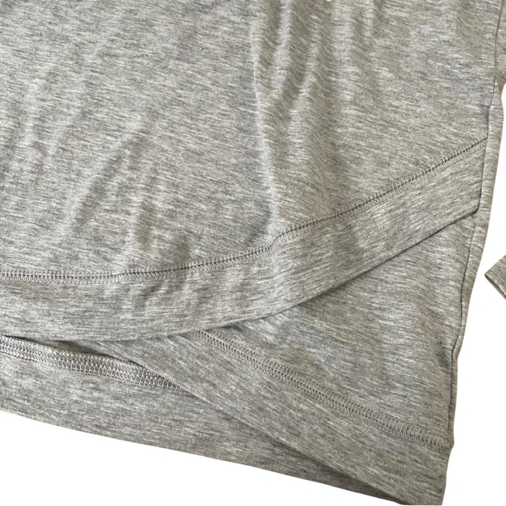 4/$25 Gap fit Girls Gray Athletic Long Sleeve Metallic Logo Tee Shirt Size XL